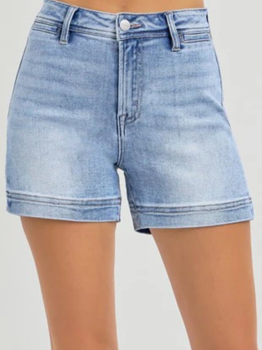 Nwt Risen High-Rise Light Wash Blue Welt Pocket Denim Shorts